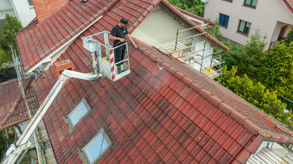 CleanTech mycie ciśnieniowe dachów
